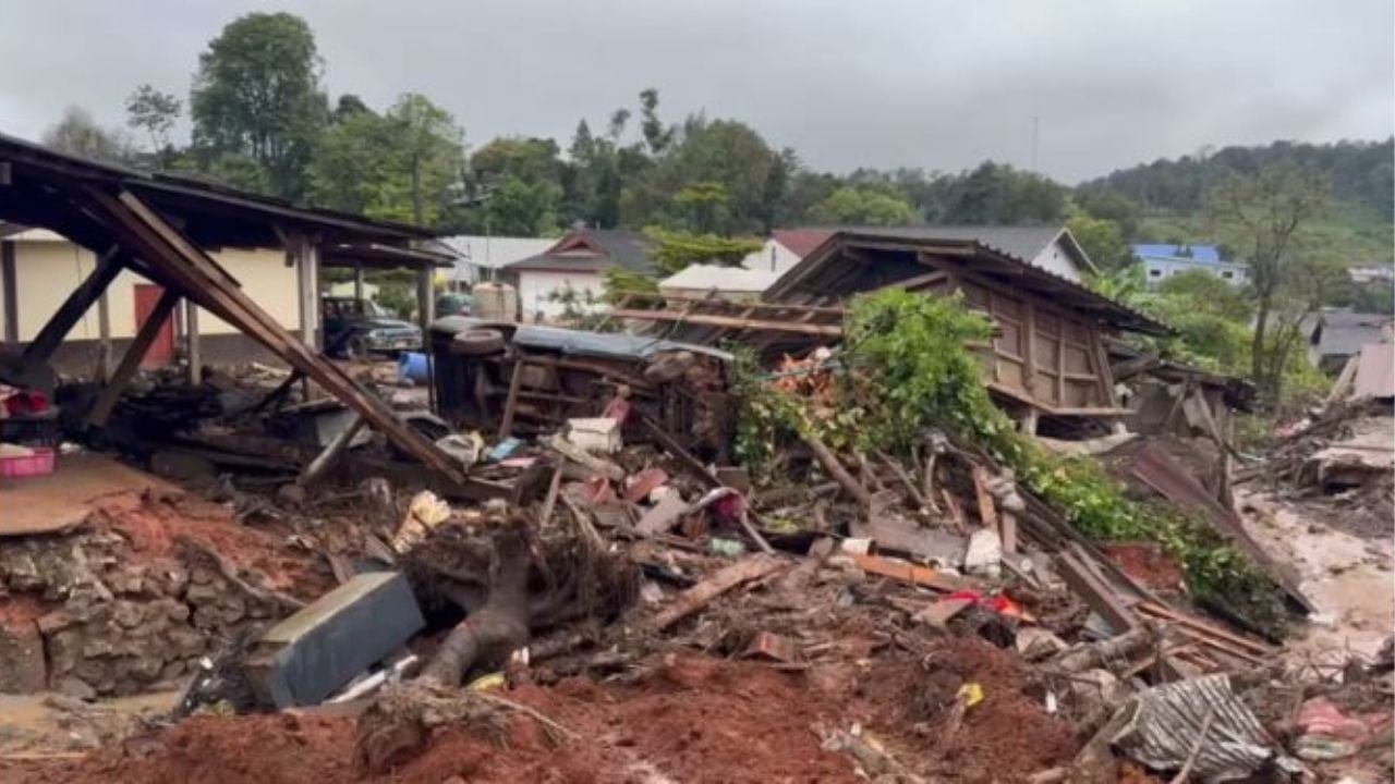 Deadly landslide strikes Chiang Mai village, 4 killed | Thaiger