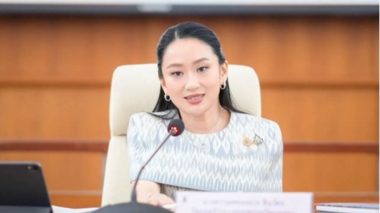 Paetongtarn to skip court ruling, waits from Govt House | Thaiger