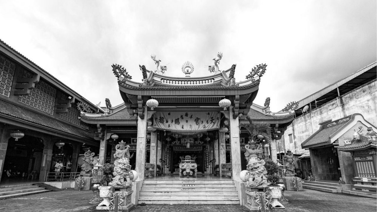 Financial stress linked to body found hanging at Phuket shrine | Thaiger