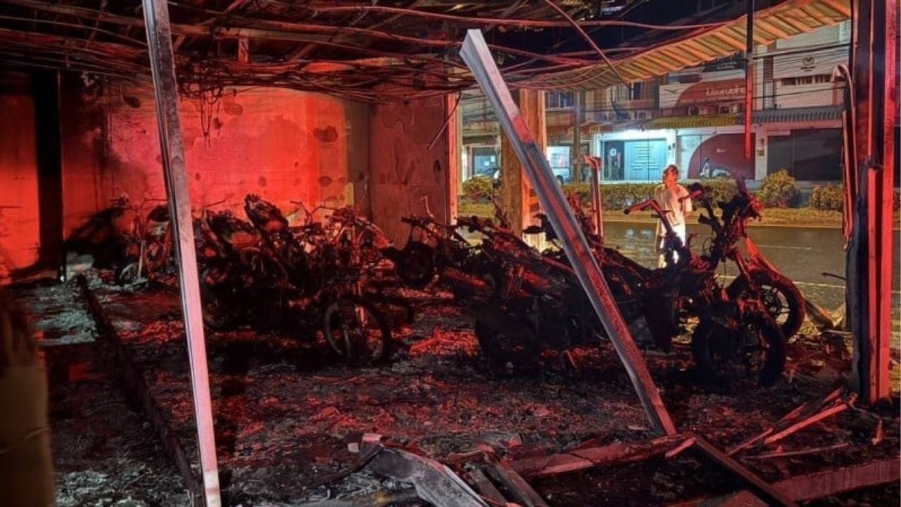 Late-night blaze: Inferno torches bikes in Phuket shop fire | Thaiger