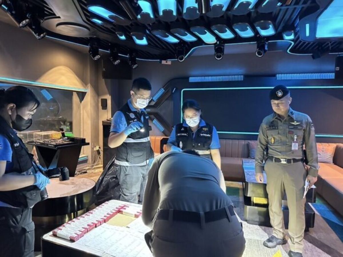 Bangkok nightclub raided, 328 detained in Huai Khwang operation | News by Thaiger
