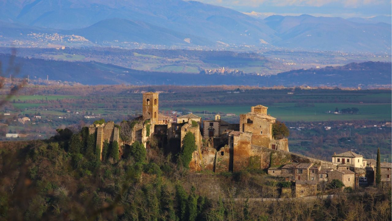 Il Borgo Fantasma di Celleno (The ghost town of Celleno in the comune where Cavaliere Peroni comes from; take note of the surrounding land and nature