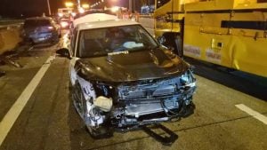 High-speed racing crash on expressway causes hefty pile up | Thaiger