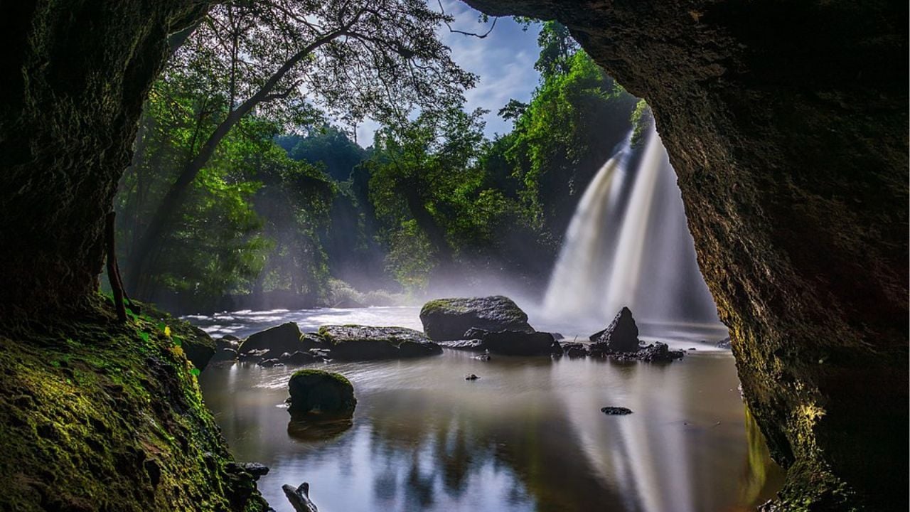 Haew Suwat Waterfall at Khao Yai National Park | Photo by Nawit science taken from Wikipedia