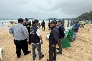 Karon Municipality ordered to clear Kata Beach chairs in 15 days | Thaiger