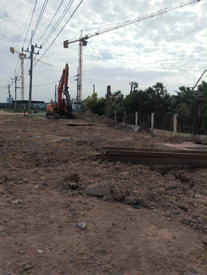 Furious Pattaya locals slam 4-year roadworks nightmare | News by Thaiger