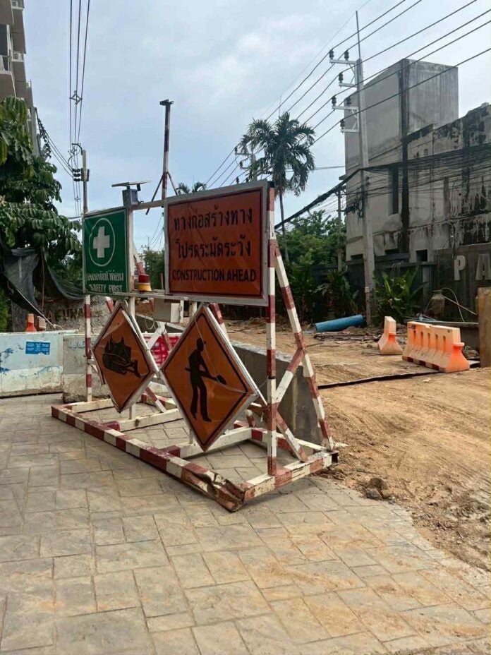 Furious Pattaya locals slam 4-year roadworks nightmare | News by Thaiger