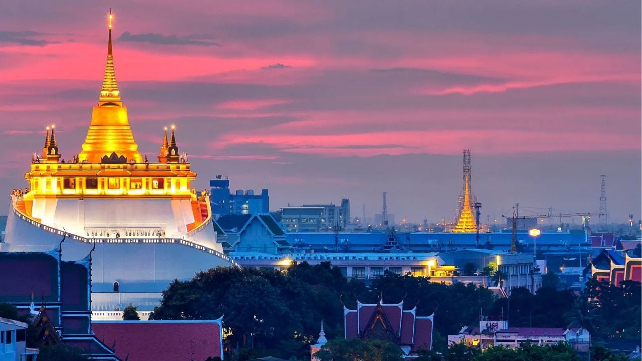 Wat Saket (The Golden Mount) with the sky in twilight | Photo taken from the Forever Vacation website