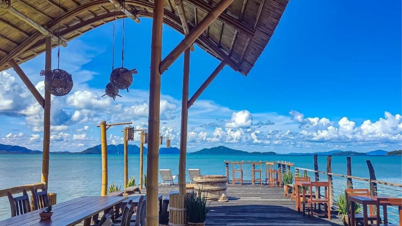 A view of the ocean from a pier at Koh Lanta Old Town | Photo by Token_Thai_person taken from Reddit