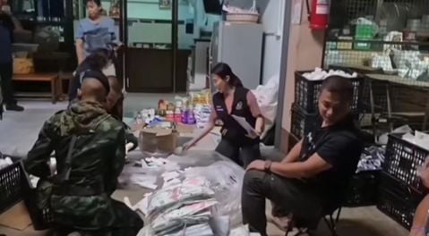 Thai goods smuggling thwarted at Cambodia border (video) | News by Thaiger