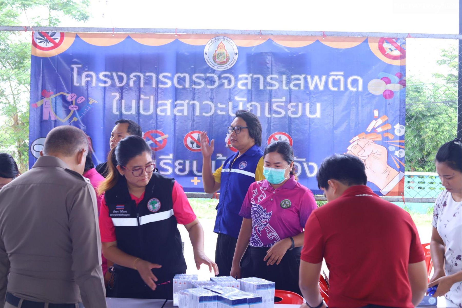 Chon Buri's Takhian Tia signs MOU to fight drugs in schools | News by Thaiger