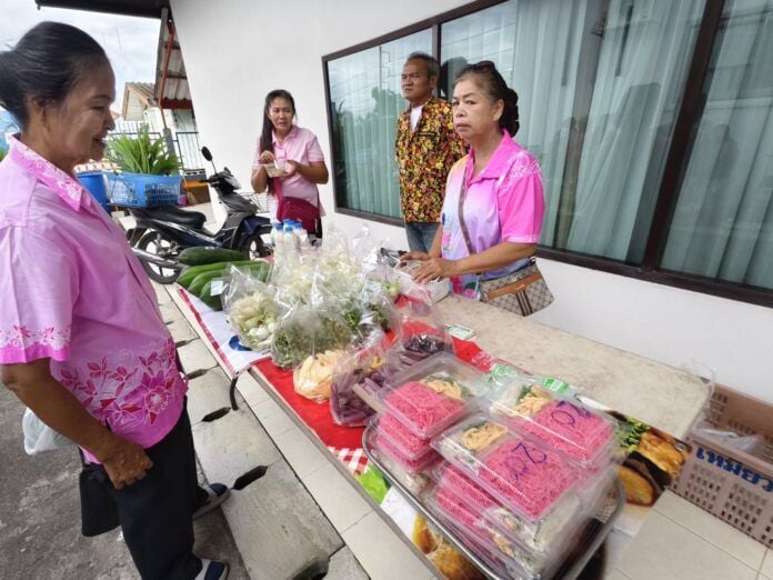 Chon Buri community market boosts local economy and spirit | News by Thaiger