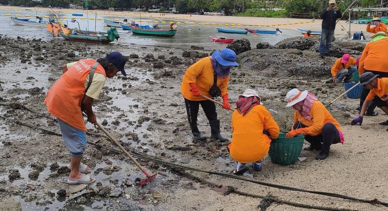 Rocks removed from Pattaya’s hidden beach over safety fears | News by Thaiger
