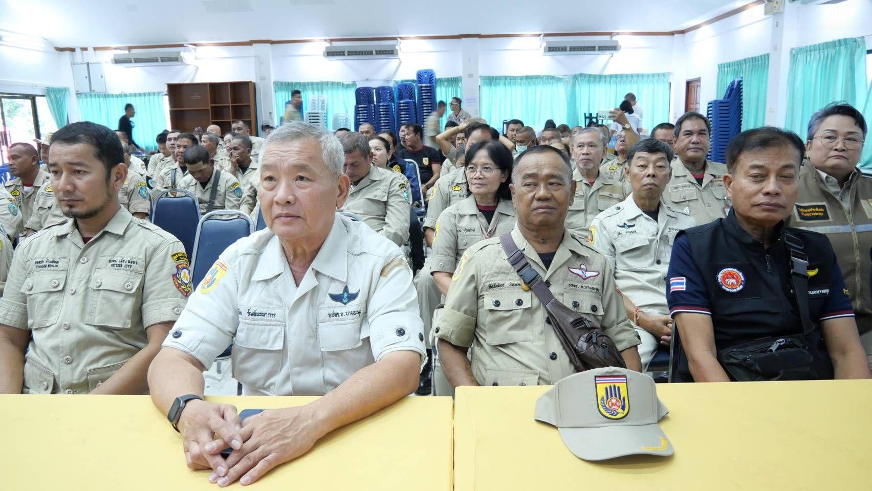 Bang Lamung trains 150 volunteers for disaster response | News by Thaiger