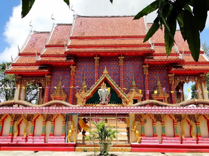 Historic Phuket temple hall demolished for safety despite local upset | Thaiger