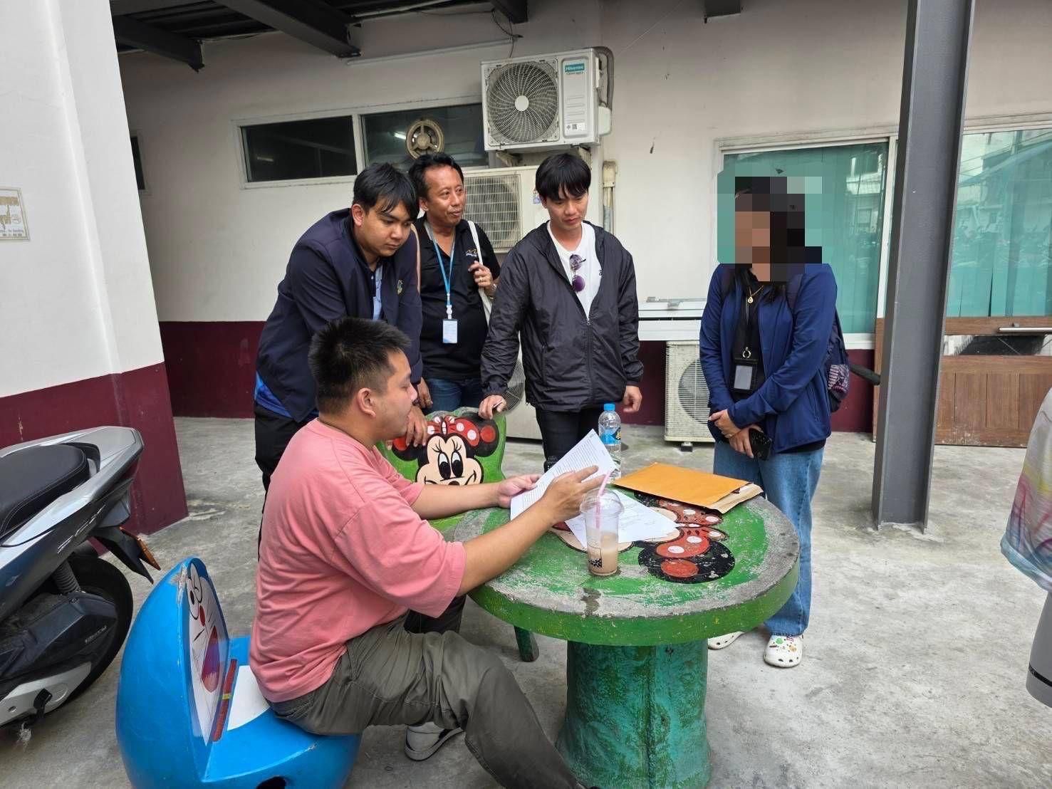 Chinese man caught posing as tour guide at Pattaya pier | News by Thaiger