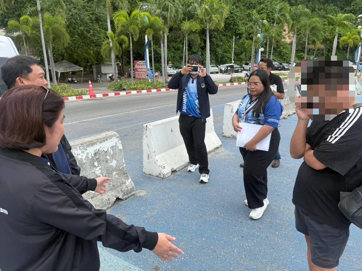 Chinese man caught posing as tour guide at Pattaya pier | News by Thaiger