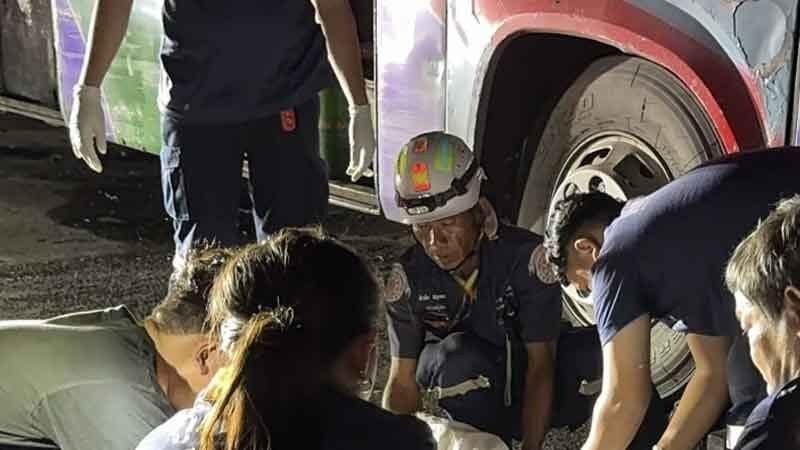 Bus driver found dead beside parked vehicle in Chachoengsao | News by Thaiger