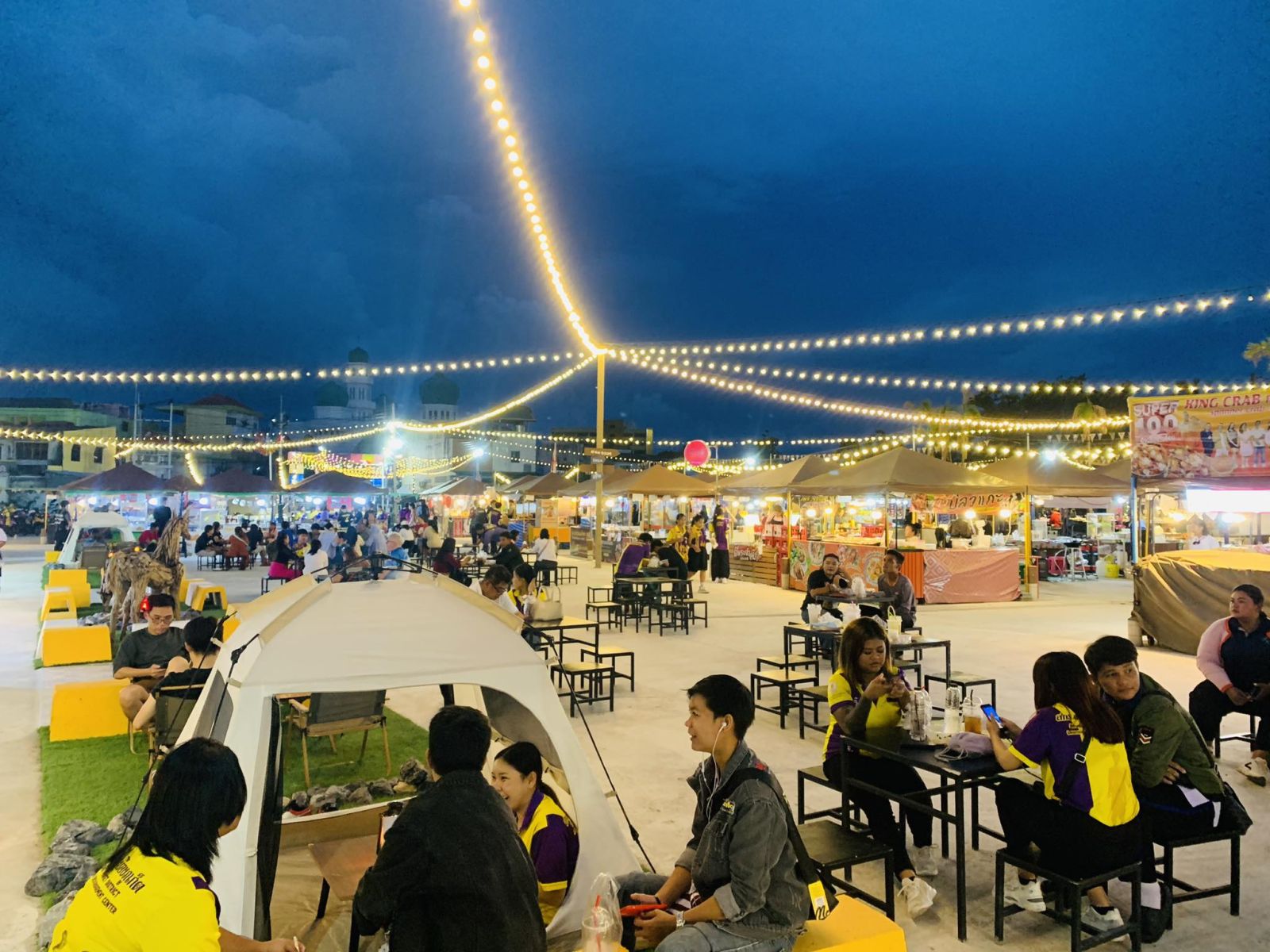 Phuket’s pricey new night market flop shut in 2 months | News by Thaiger