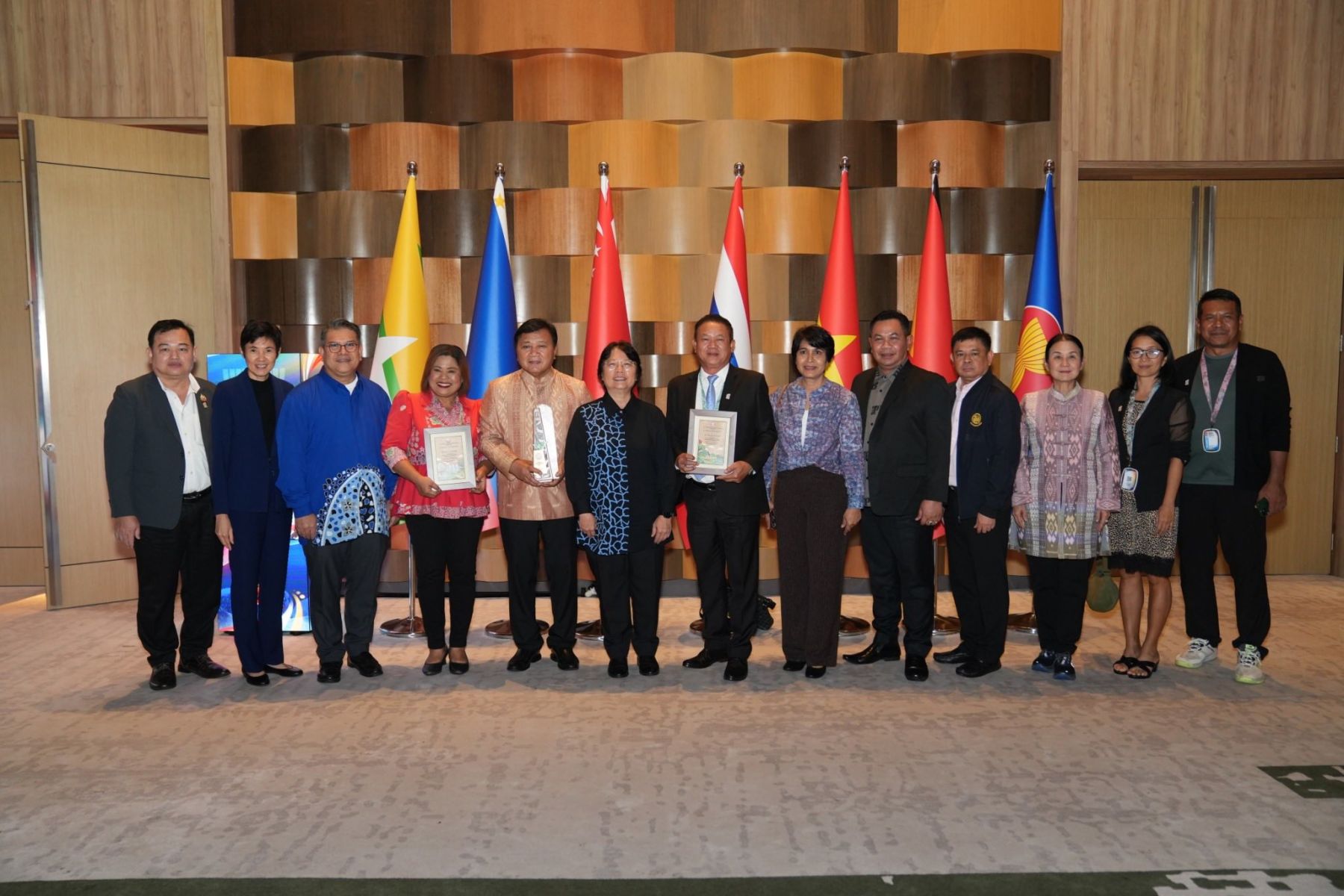 Hua Hin scoops clean air award at ASEAN environment summit | News by Thaiger
