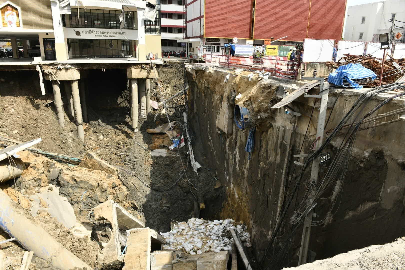 Vajira Hospital reopens after Bangkok giant sinkhole scare (video) | News by Thaiger
