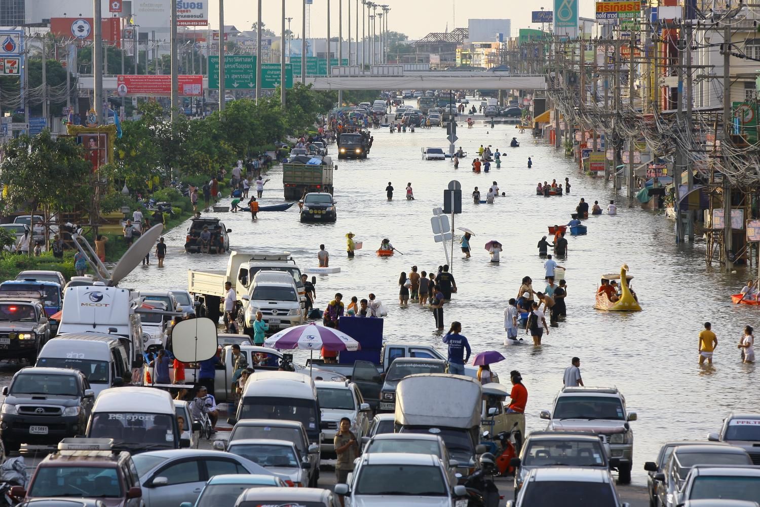 Monsoon mayhem: TMD warns of floods and dangerous seas | News by Thaiger