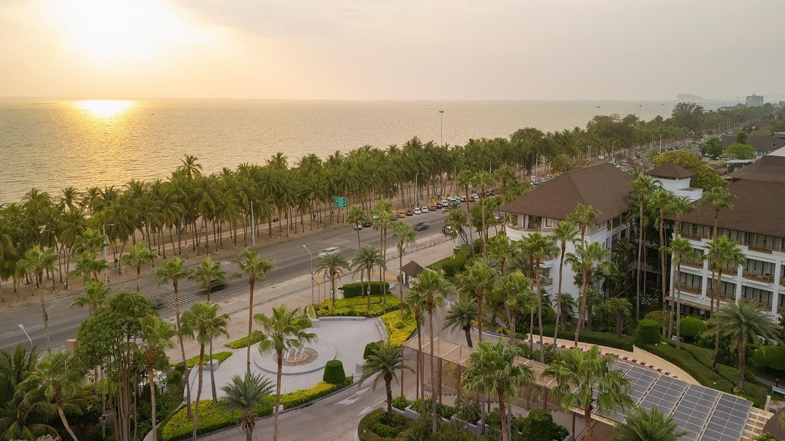 The exterior of Amari Bangsaen, located right across the street from the beach