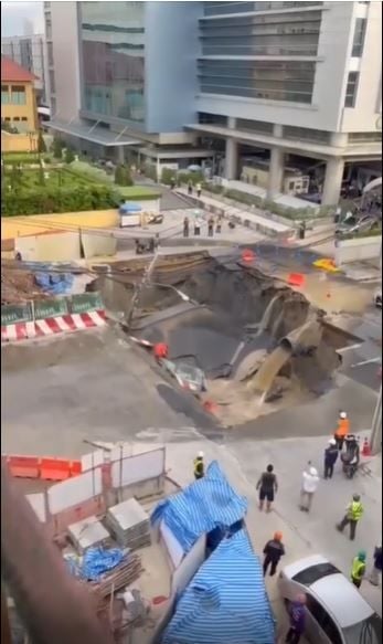 Anutin launches inquiry after Bangkok sinkhole causes shutdowns (video) | News by Thaiger
