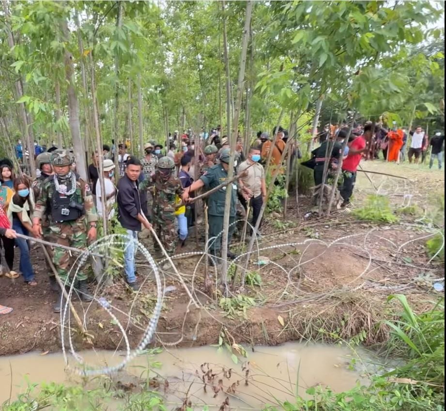 Thai police fire rubber bullets at Cambodian border clash (video) | News by Thaiger