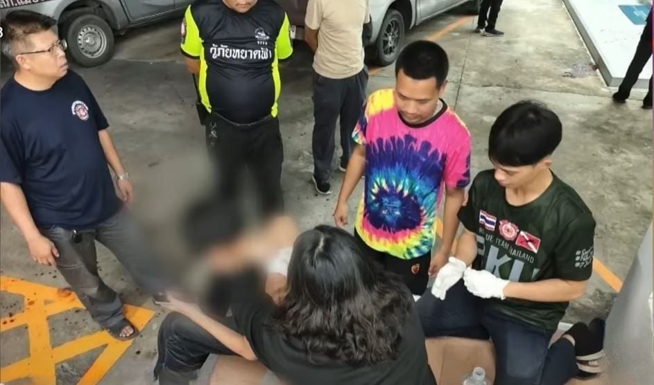 Northern Thailand machete attack leaves teen with severed wrist (video) | News by Thaiger