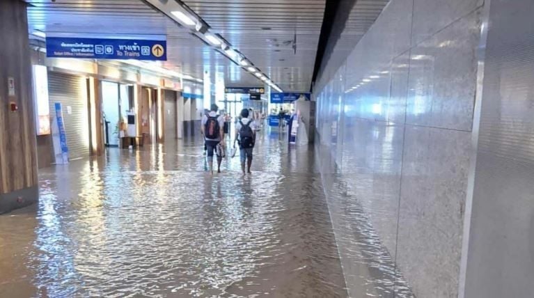 AIA ordered to pay up for Bangkok MRT flooding chaos | News by Thaiger
