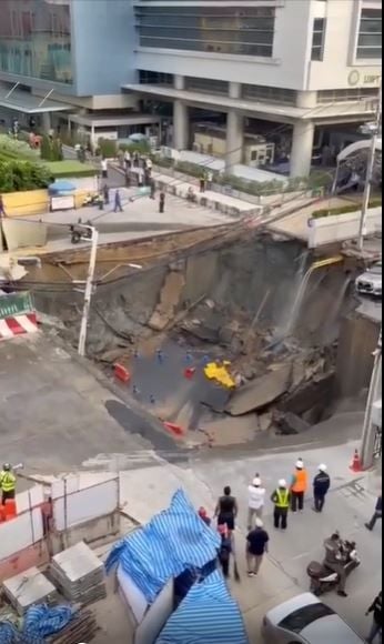 Anutin launches inquiry after Bangkok sinkhole causes shutdowns (video) | News by Thaiger
