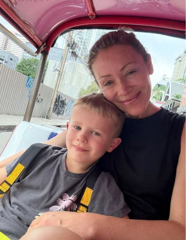 British family swap classrooms for tuk tuks in Asia adventure (video) | News by Thaiger