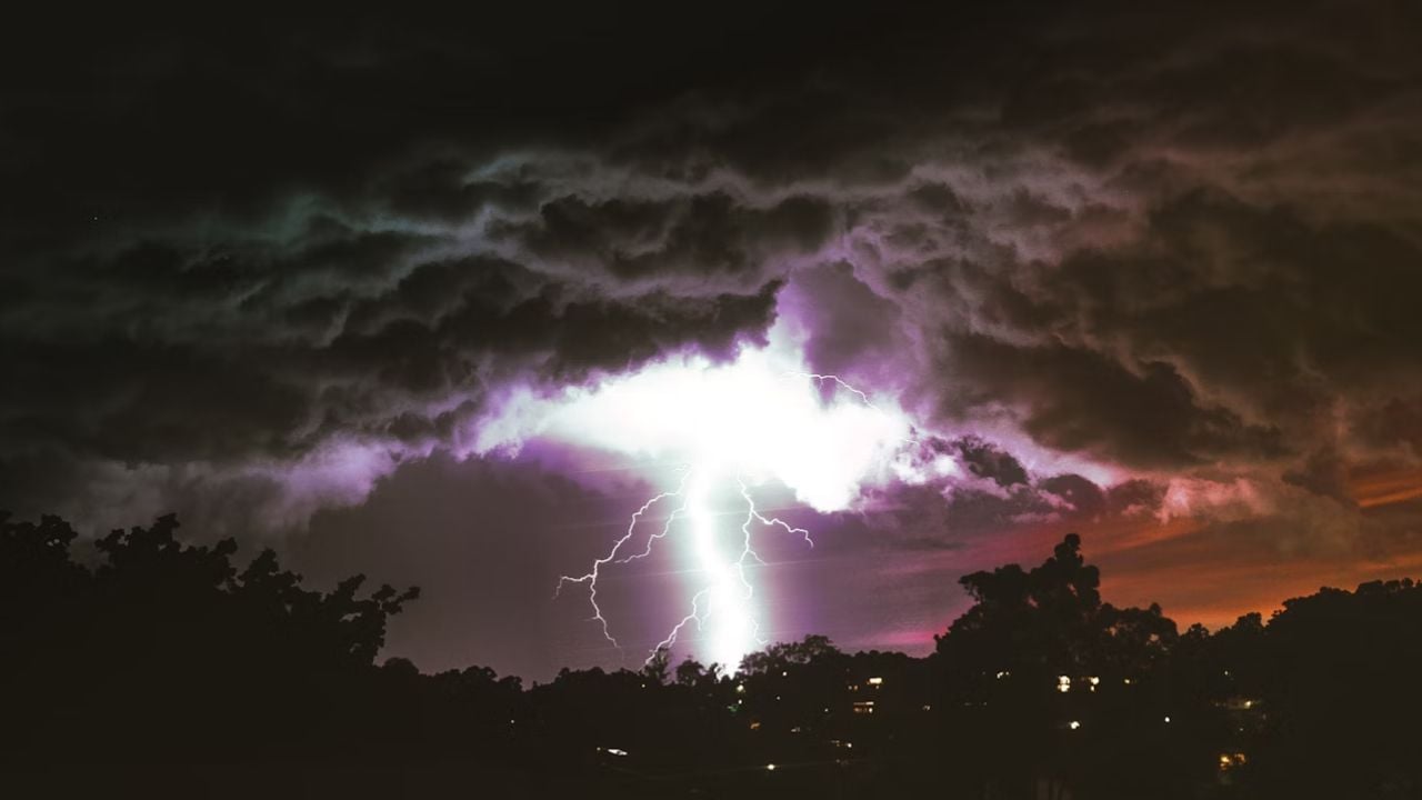 Heavy rain alert issued for 51 Thai provinces, flash floods possible | Thaiger