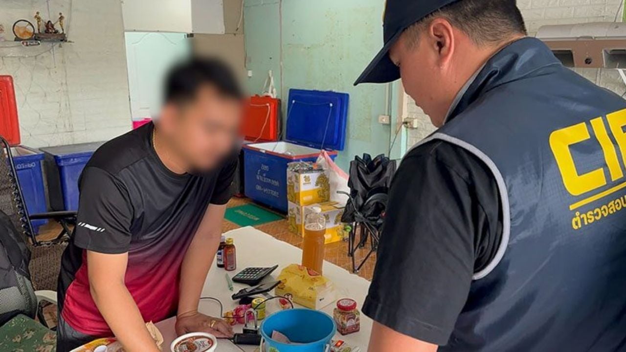 Police bust illegal kratom juice operation in Maha Sarakham | Thaiger