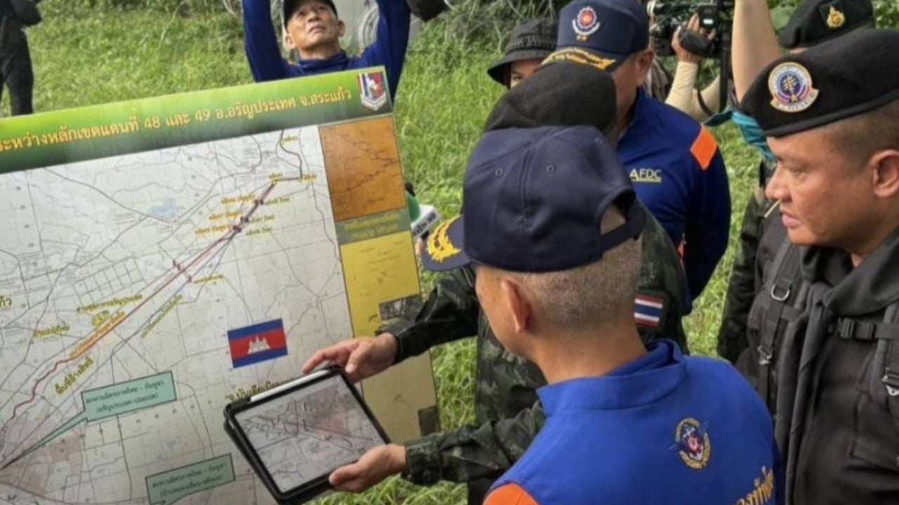Thailand builds 16-kilometres fence amid Cambodia border tensions | Thaiger