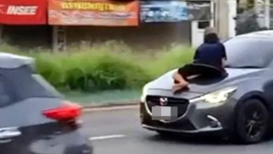 Mysterious man leaps onto car bonnet in Khon Kaen | Thaiger