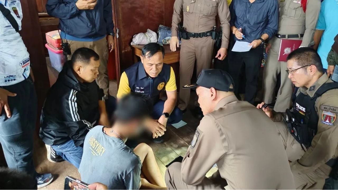 Thai man meditates beside mother’s body after fatal attack in Khon Kaen | Thaiger