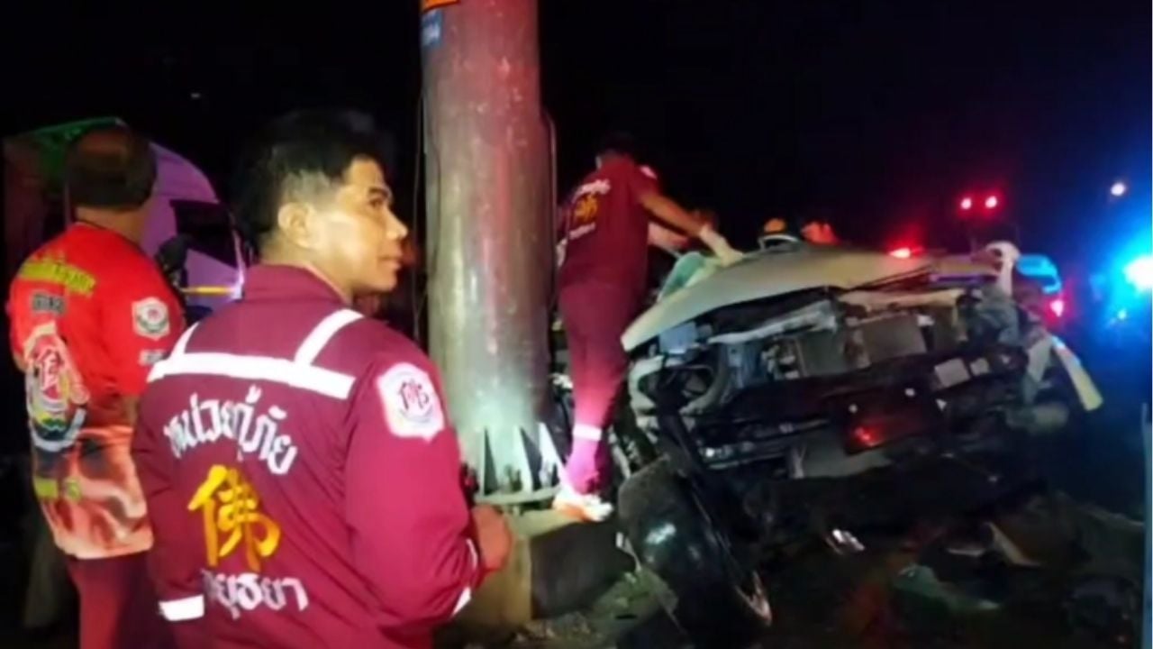 Thai man crashed car and died in Ayutthaya shocking his girlfriend