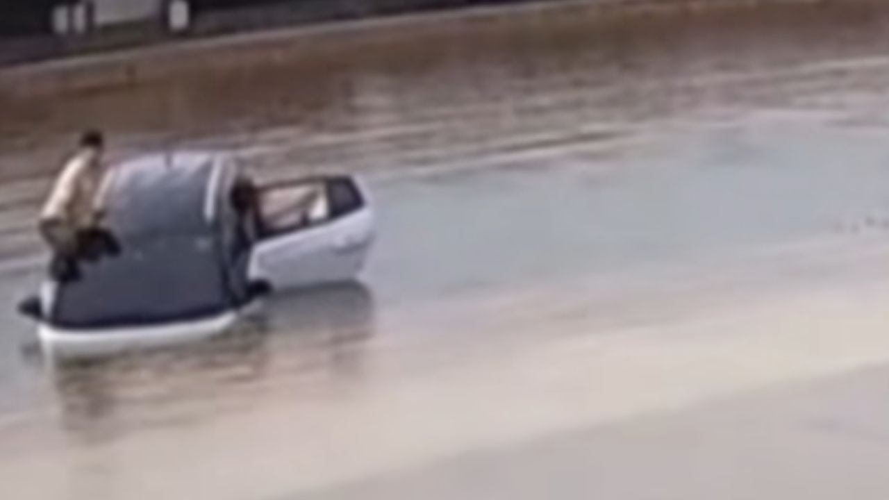Foreign couple drives into Phukt sea