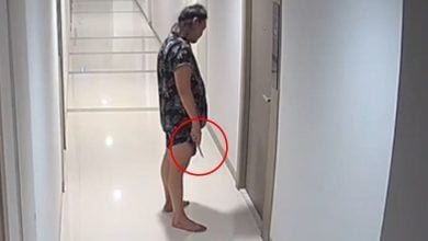 Thai man kicks and smears blood on neighbours’ doors in Bangkok condo | Thaiger