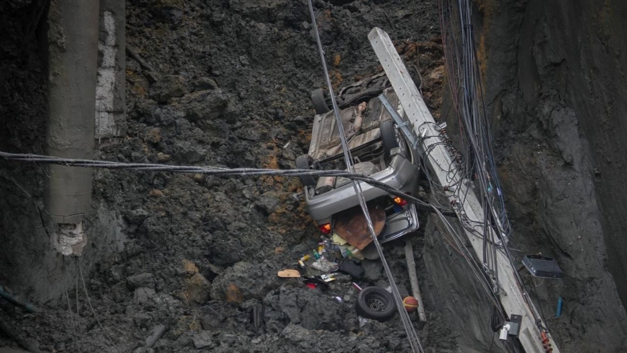 Bangkok road collapse further
