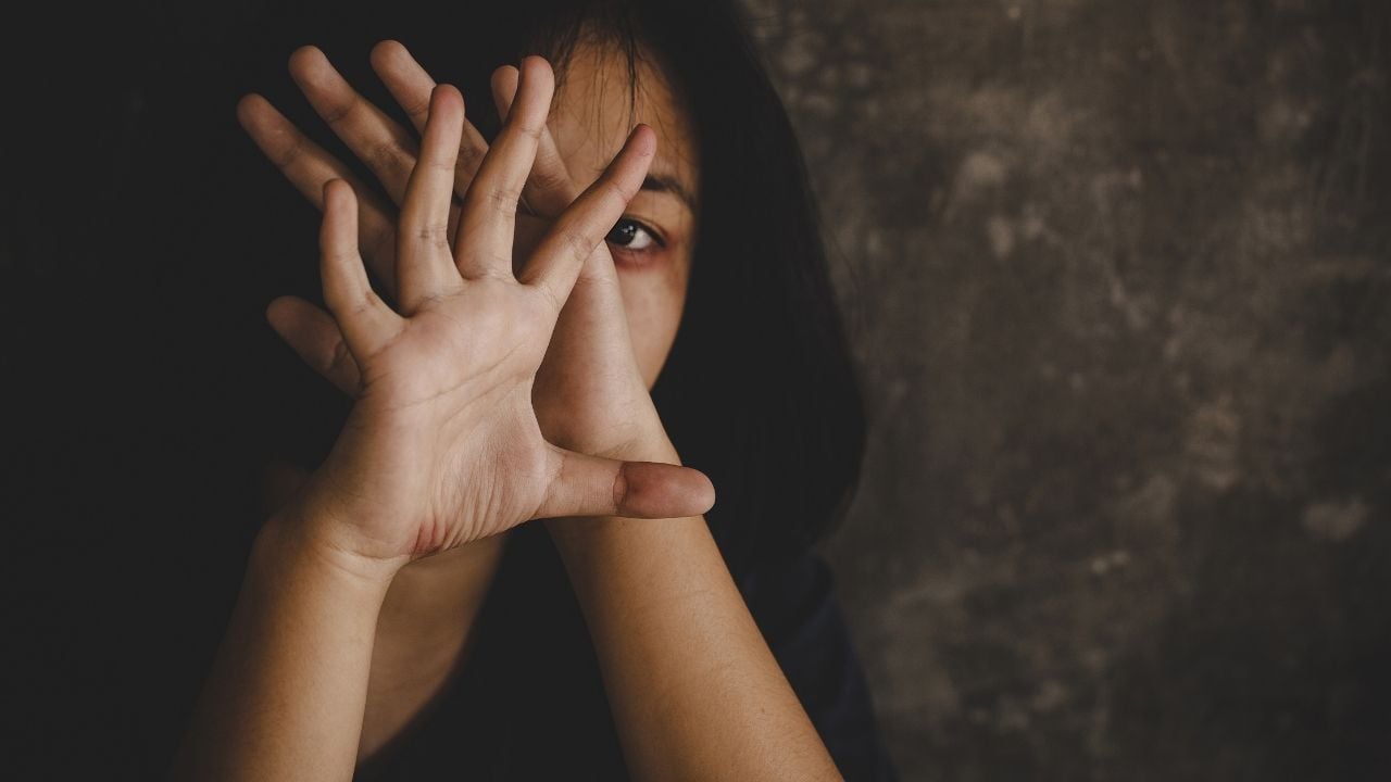 Thai mother accused of pimping out 12 year old daughter to old men in Loei | Thaiger
