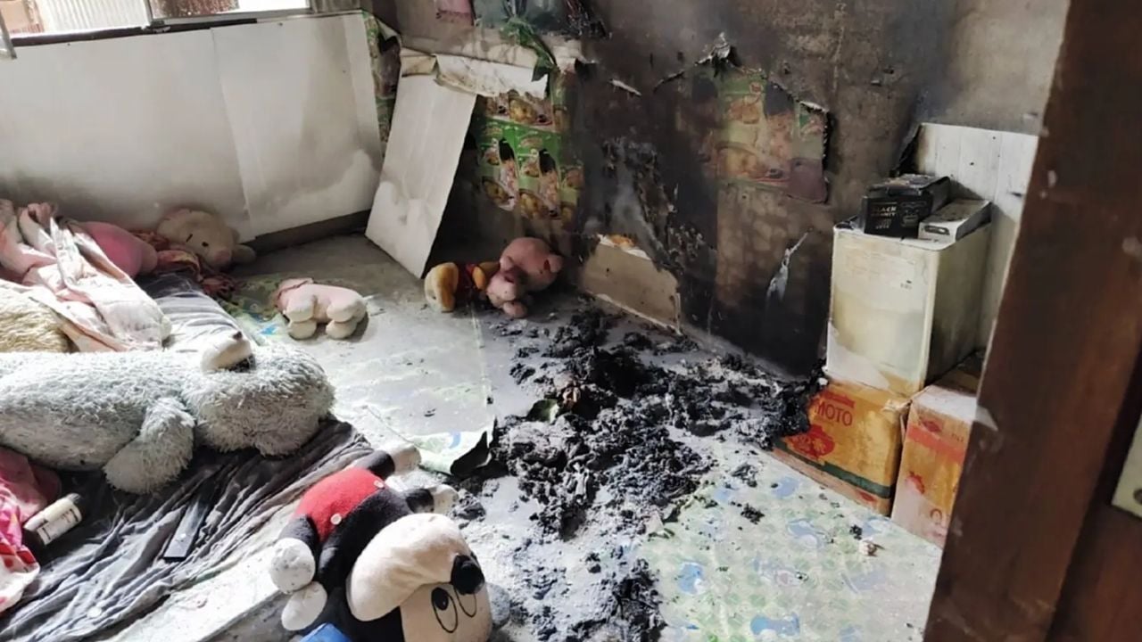 100000 baht missing following suspicious house fire in Phrae | Thaiger