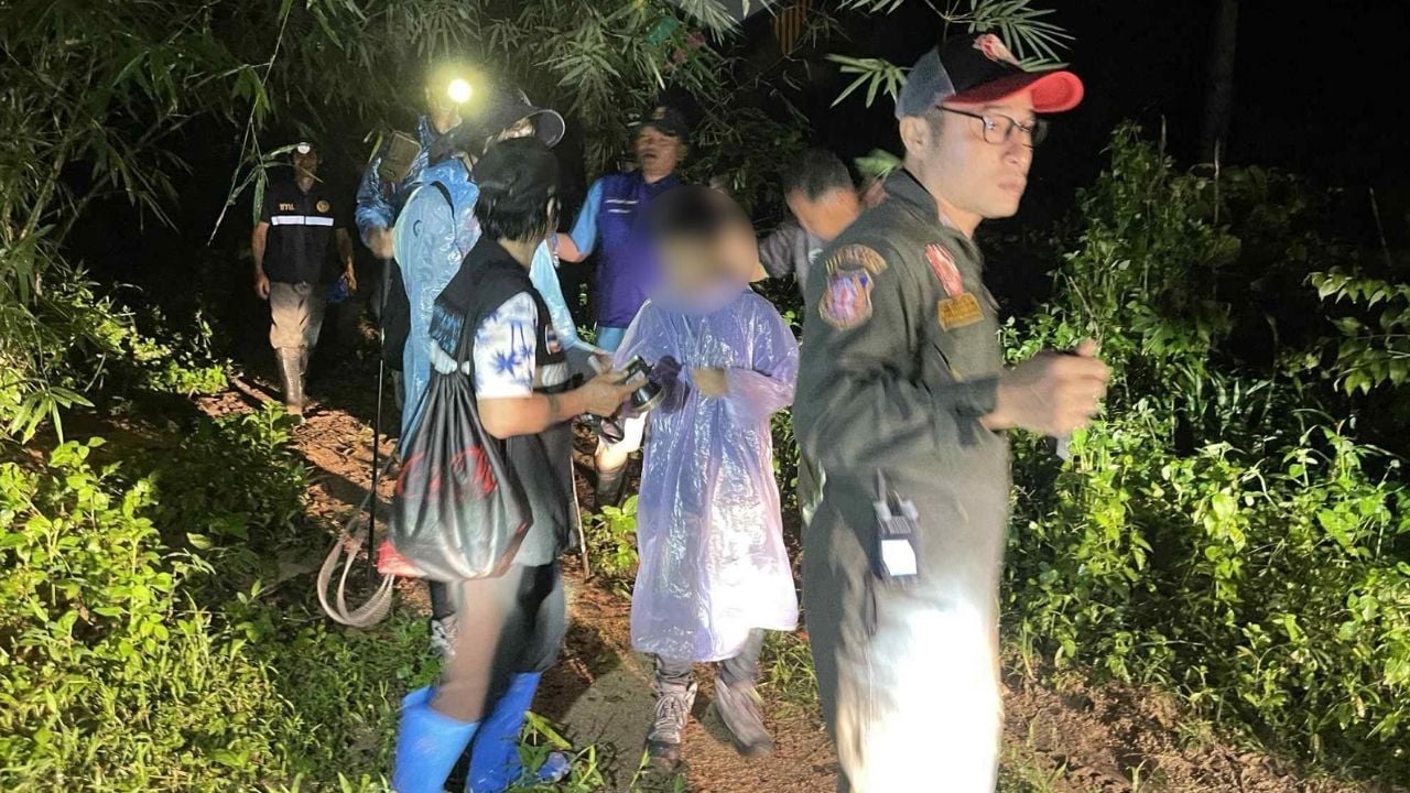 South Korean man, Thai wife and child rescued from Lampang forest | Thaiger