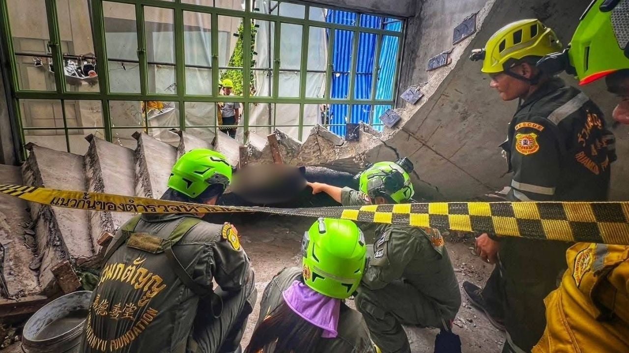 Staircase collapse in Bangkok hotel kills 1 worker
