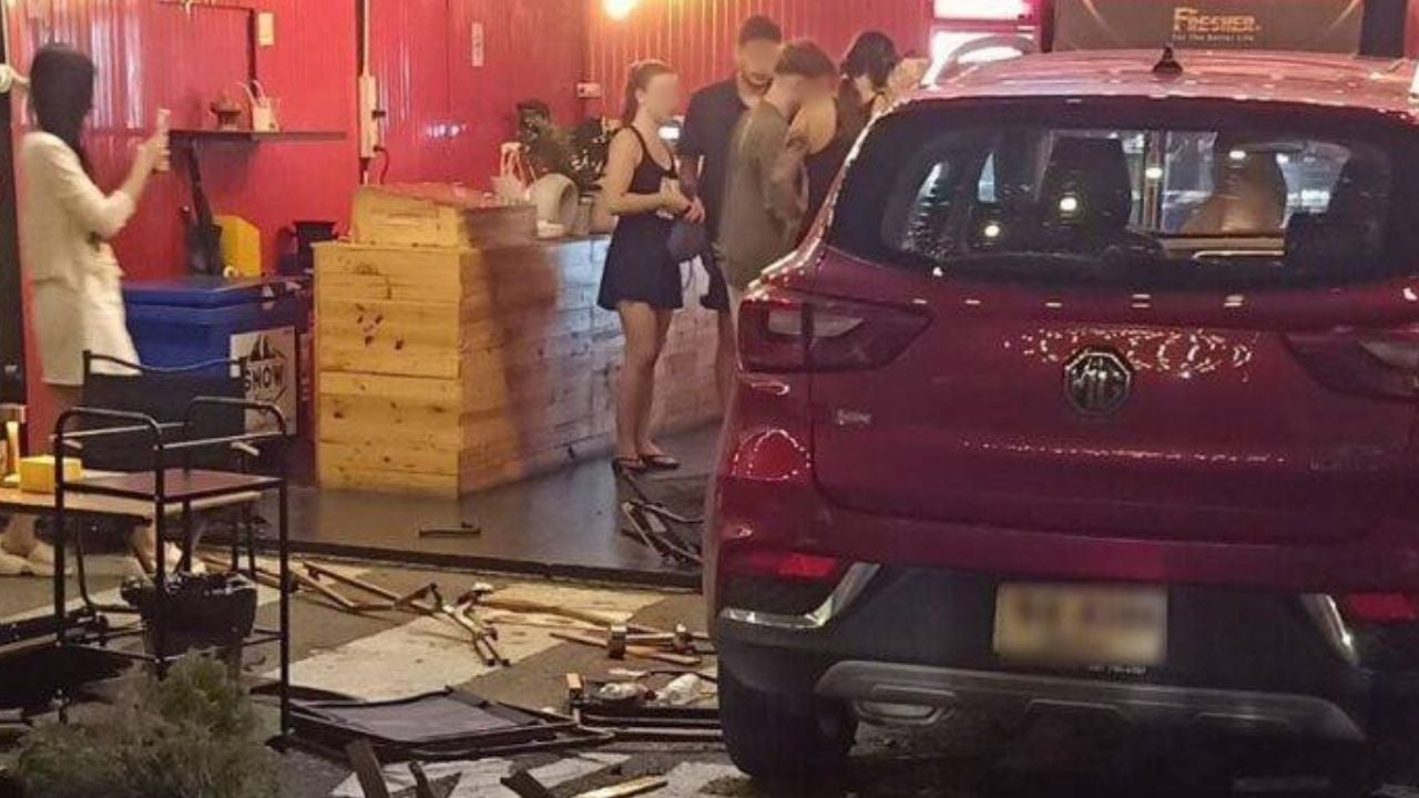 Thai and foreign customers escape serious injury in car crash
