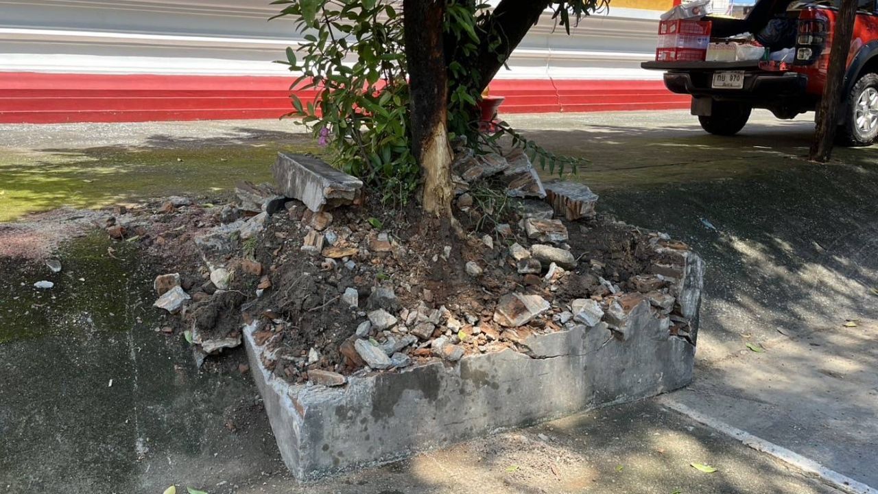 Fatal pickup crash in Chiang Rai temple
