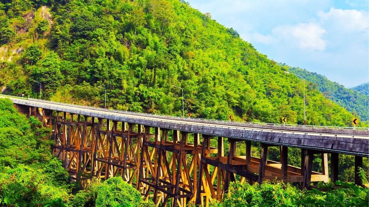 A view of the Huai Tong Bridge 