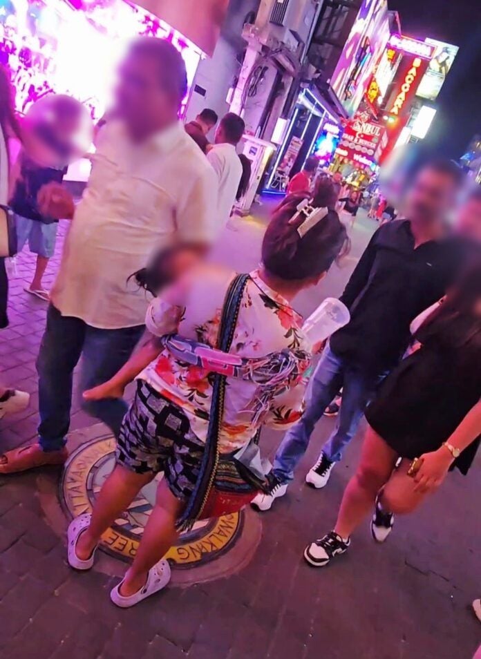 Foreigners slammed for using kids to sell roses on Pattaya strip | News by Thaiger